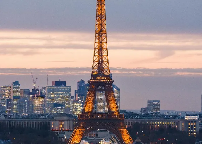 Paris Luxury Apartment 75M2 With Eiffel Tower View, Metro 1 Min, Parking