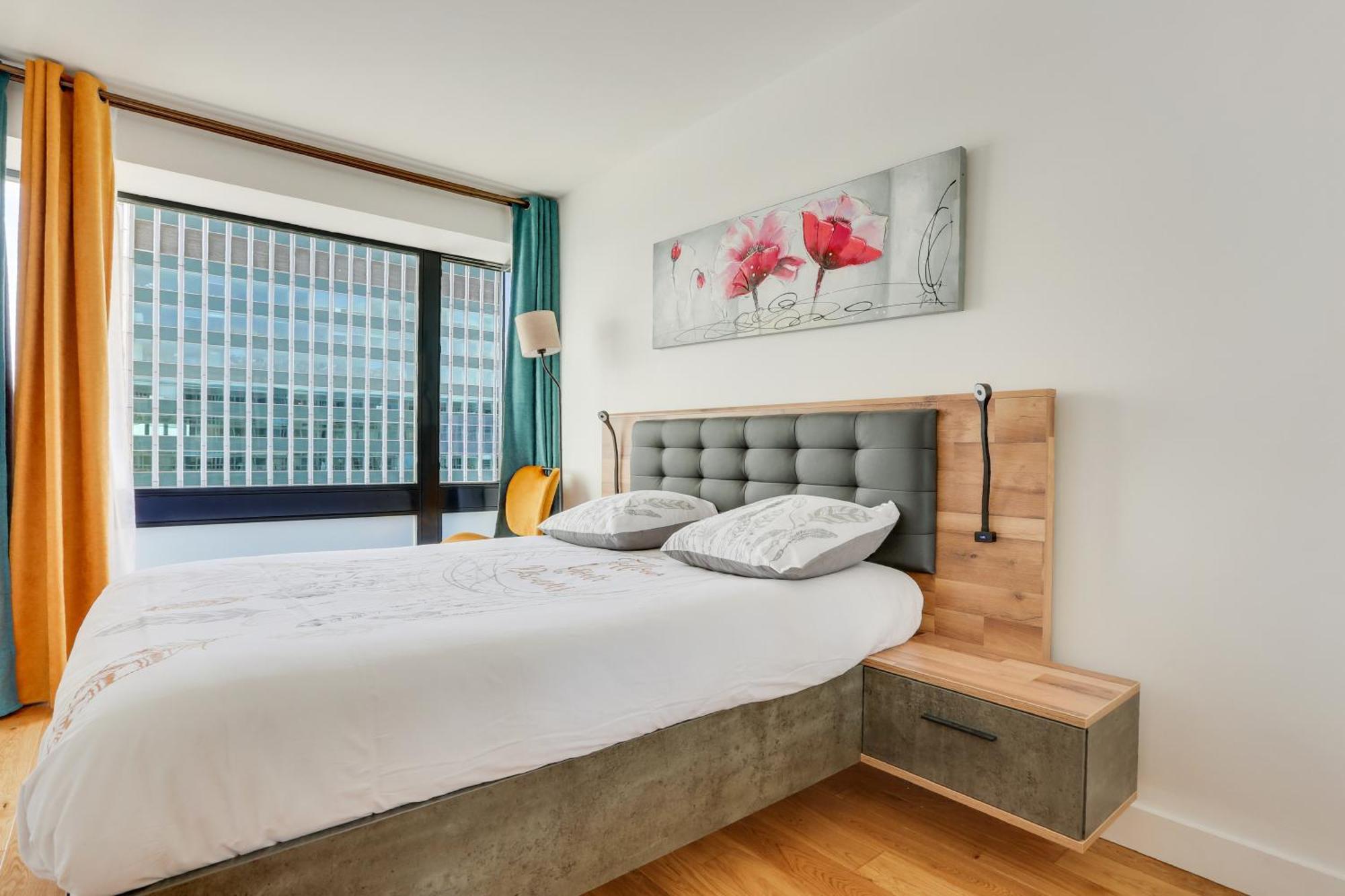 Apartment Paris Luxury Apartment 75M2 With Eiffel Tower View, Metro 1 Min, Parking