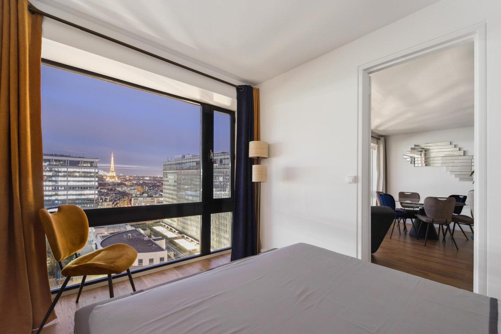 Paris Luxury Apartment 75M2 With Eiffel Tower View, Metro 1 Min, Parking * Paris