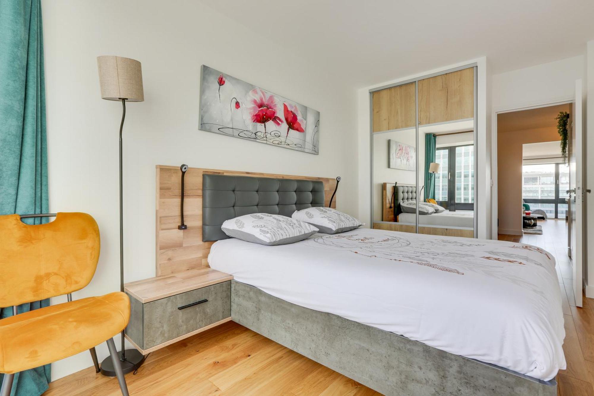 Apartment Paris Luxury Apartment 75M2 With Eiffel Tower View, Metro 1 Min, Parking
