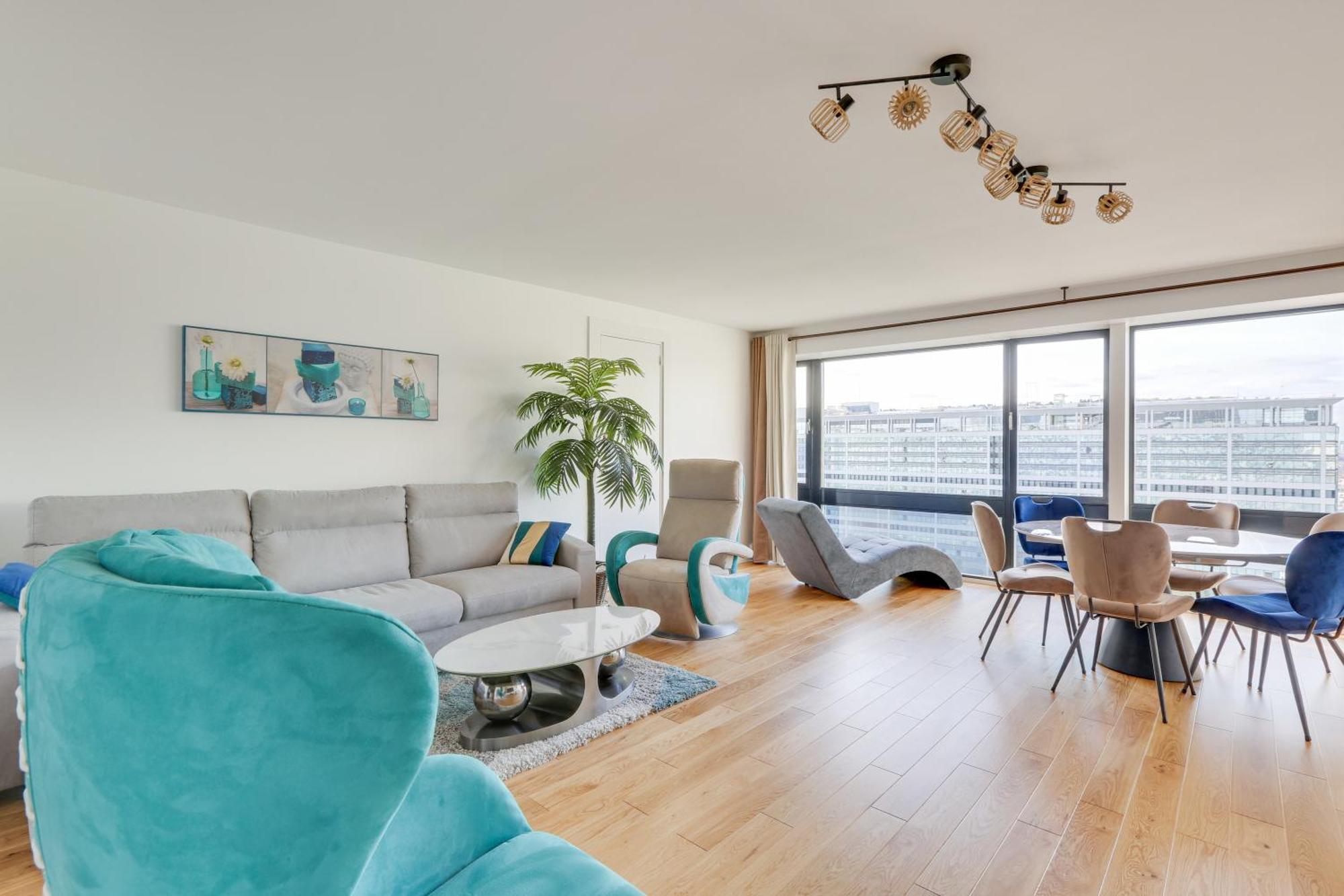 Apartment Paris Luxury Apartment 75M2 With Eiffel Tower View, Metro 1 Min, Parking