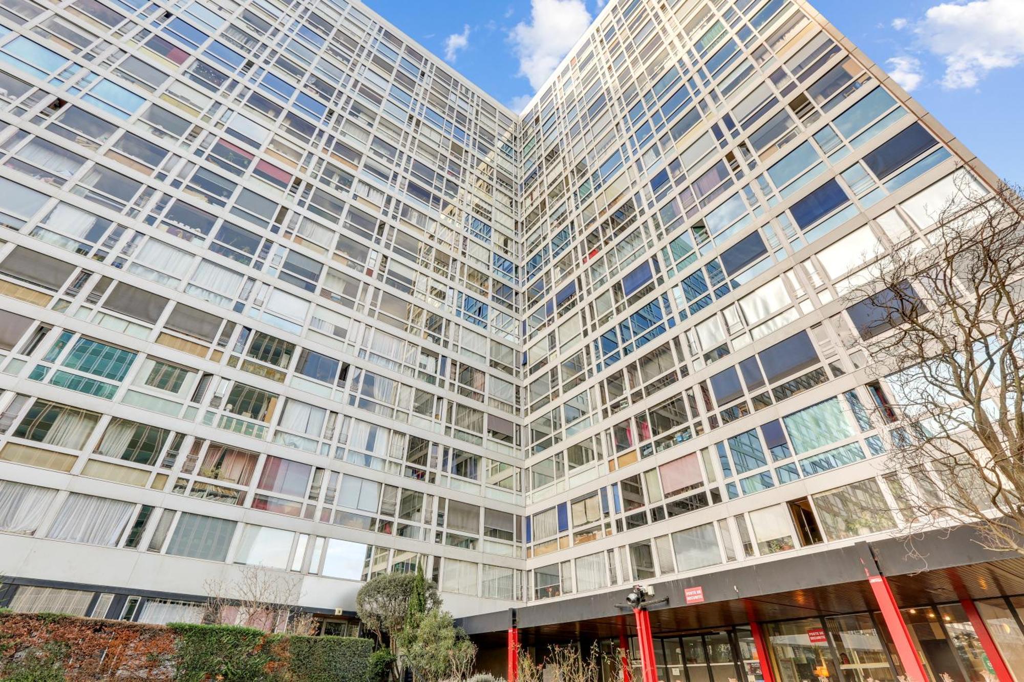 Paris Luxury Apartment 75M2 With Eiffel Tower View, Metro 1 Min, Parking *